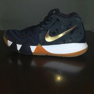 Nike Kyrie 4, 10 Size, Pitch Blue/Gold